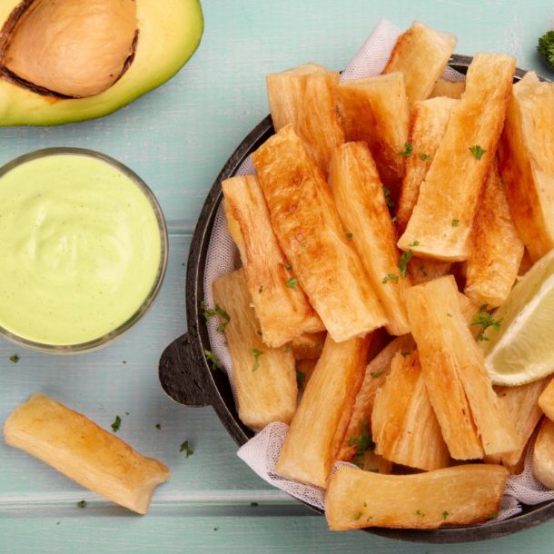 yuca-fried-sticks-with-avocado-sauce